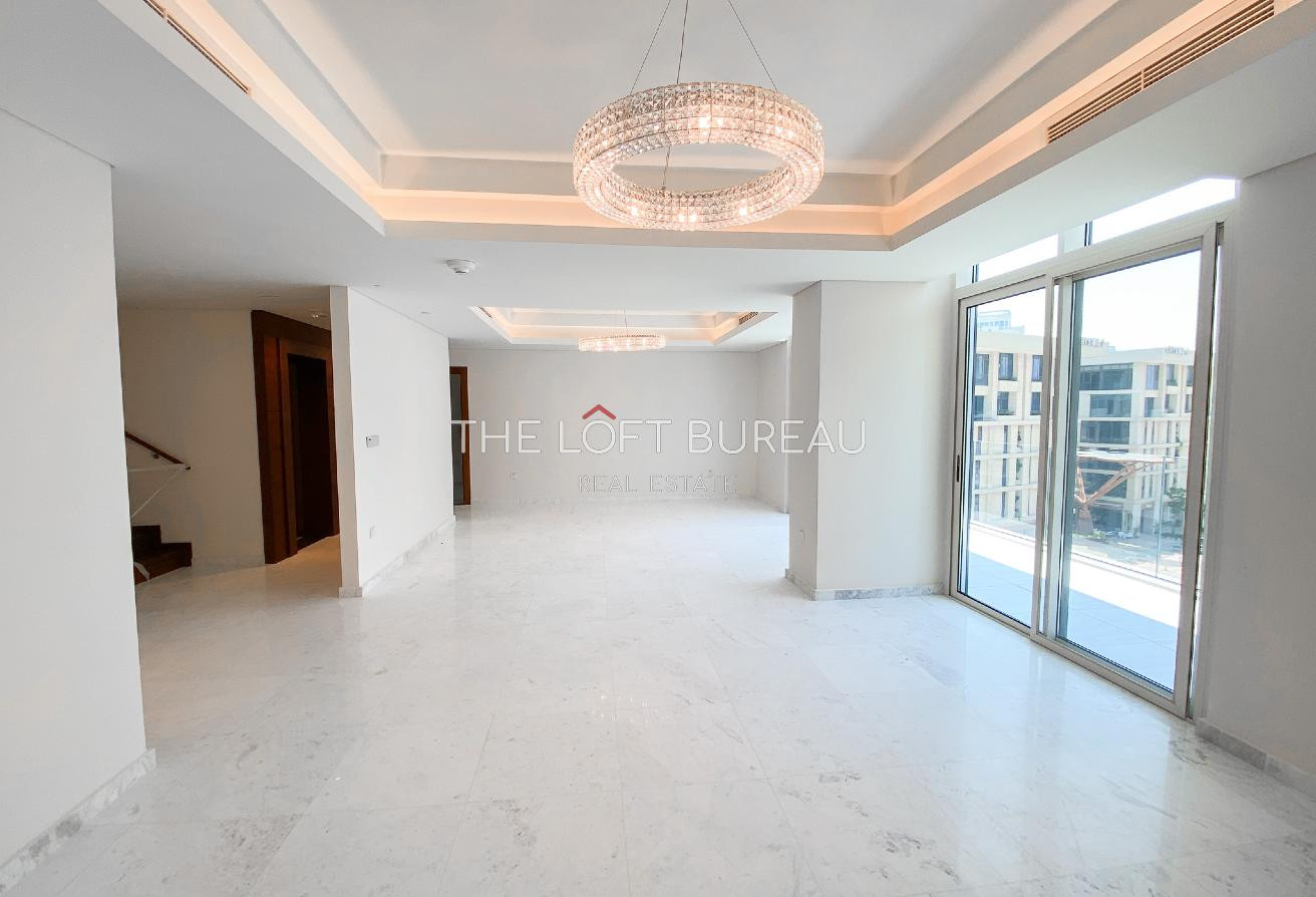 Elegant 4BR Duplex with Maid’s Room Private Lift - Duplex in Gewan Island