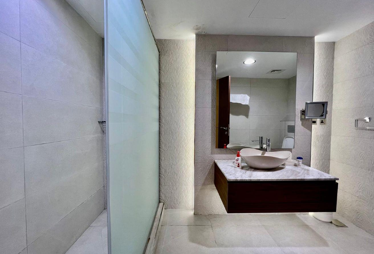 Upgrated two bedroom / balcony / sea view