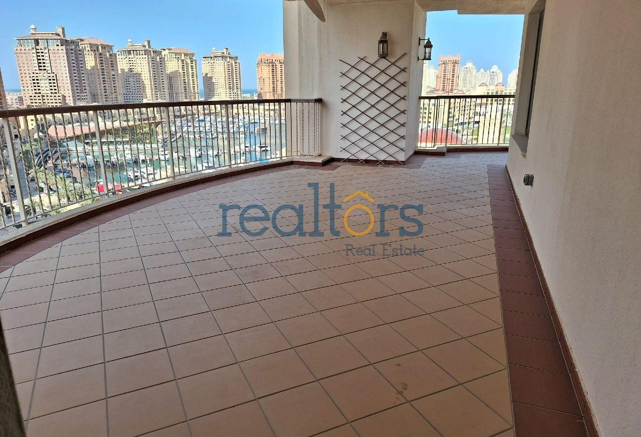 Great 3 bedroom plus maid room unit. Marina vie