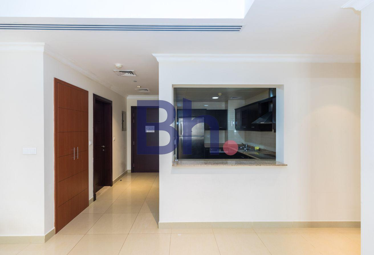 SEMI-FURNISHED APARTMENT FOR SALE IN PORTO ARABIA - Apartment in West Porto Drive