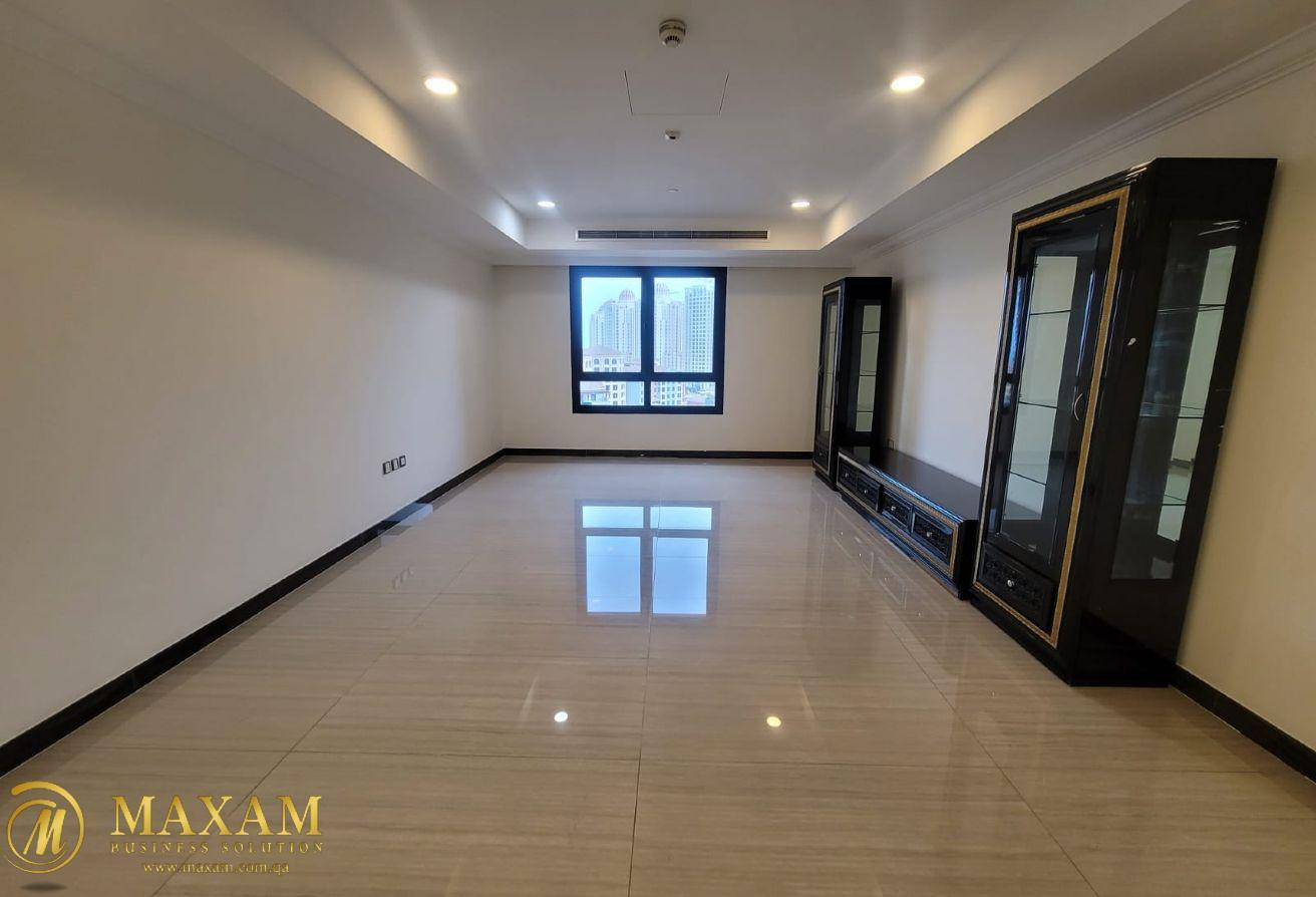 Semi Furnished 1BHK With Balcony Porto Arabia - Apartment in The Pearl