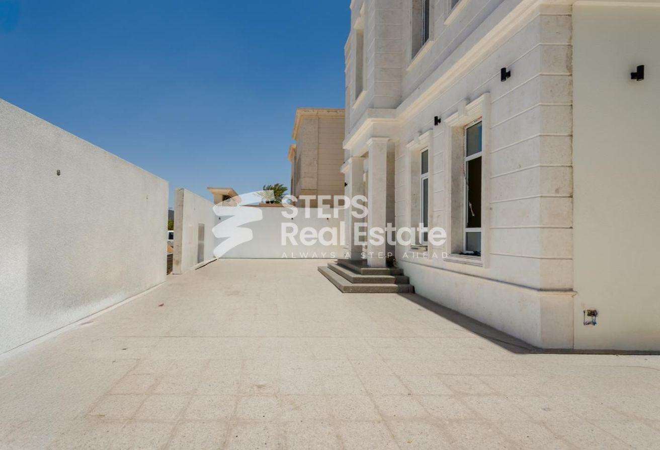 Brand New Villa with Brick Front - Villa in Umm Abirieh