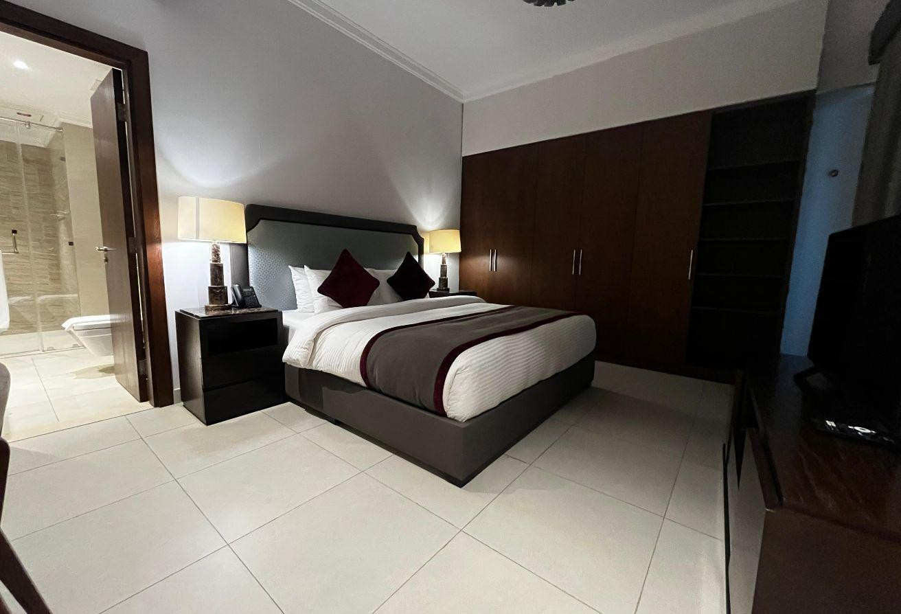 1BR Hotel Apt | Full Marina View | Housekeeping - Hotel Apartments in Viva East