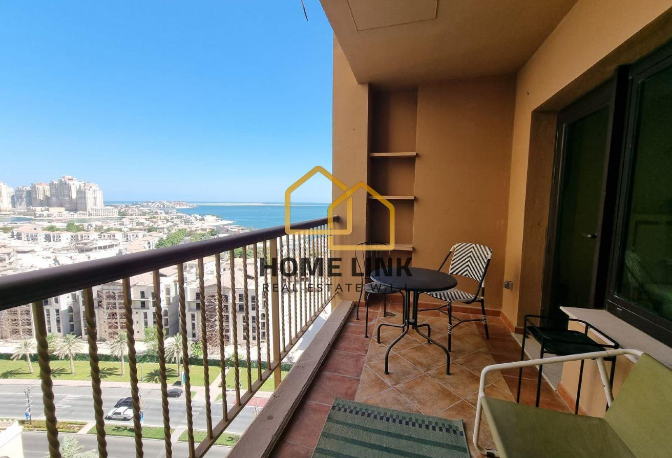 SPACIOUS AND COZY 1 BEDROOM FF APT IN THE PEARL - Apartment in West Porto Drive