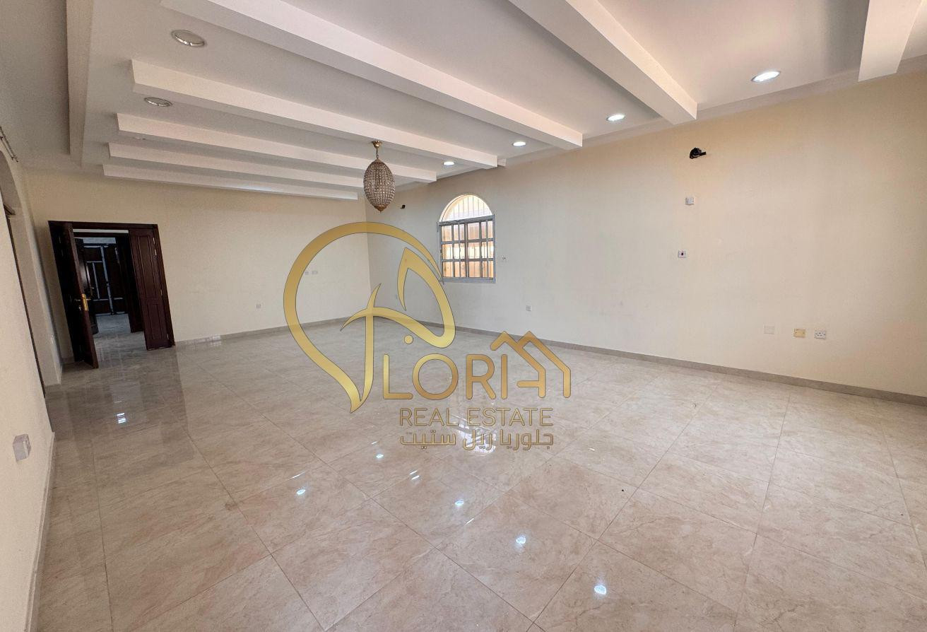 Catchy Price | Corner | Near Embassy | Price Land - Villa in Onaiza Street