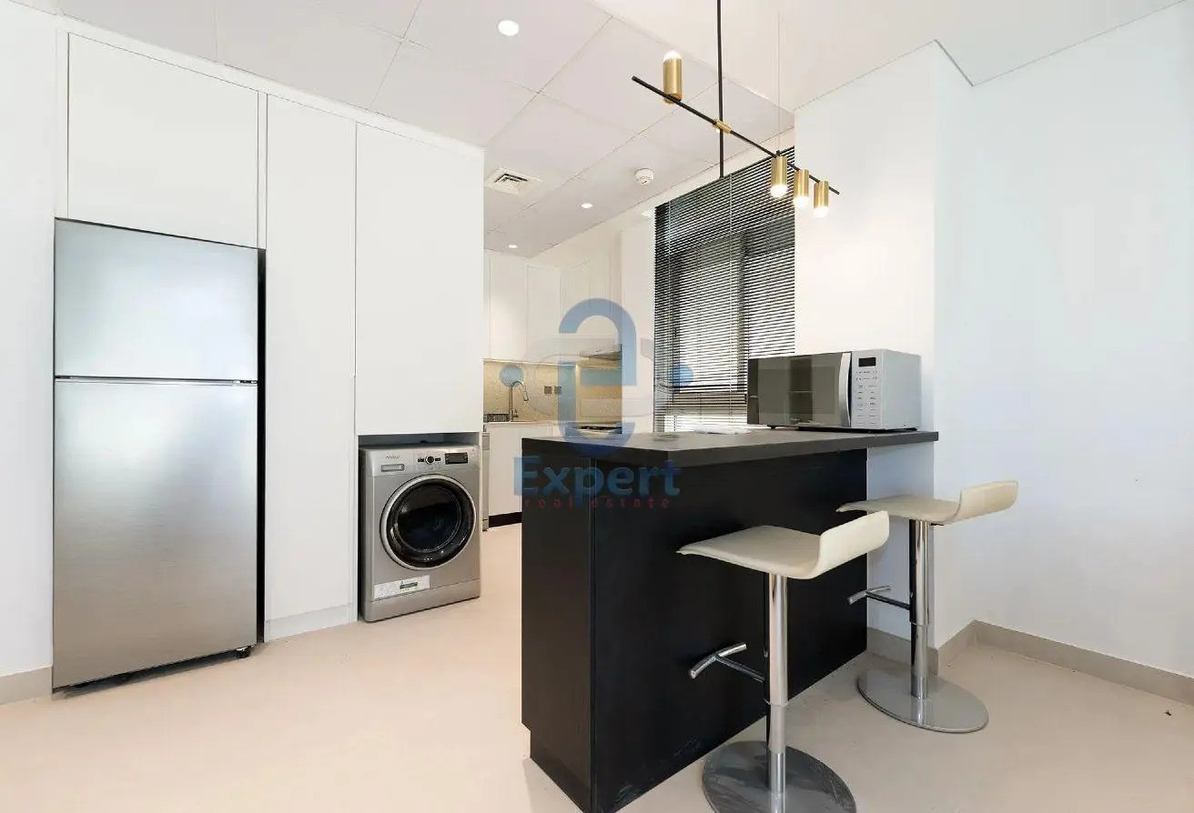 HURRY UP / GOOD INVESTMENT / STADUIM VIEW