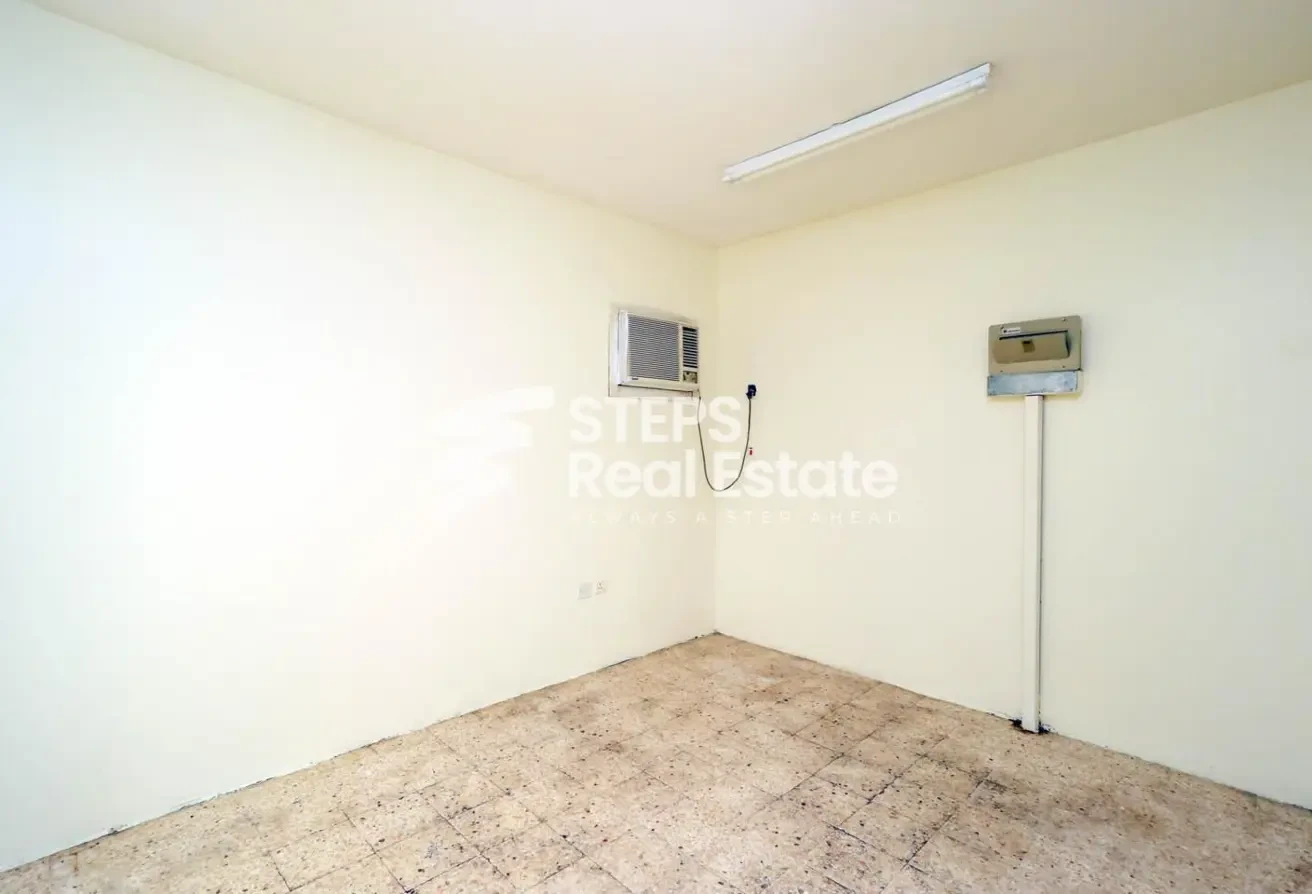 Semi Furnished Villa for Rent with Maid&#39;s room - Villa in Al Maamoura