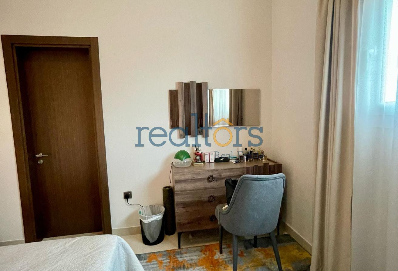 Excellemt fully furnished 1 BHK including utilitie