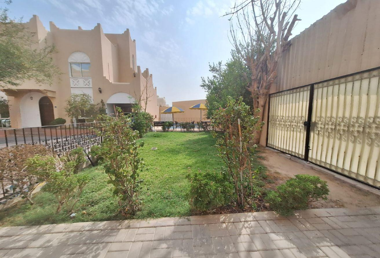 4BHK + Maid Room Compound Villa In Old Airport. - Villa in Old Airport Road