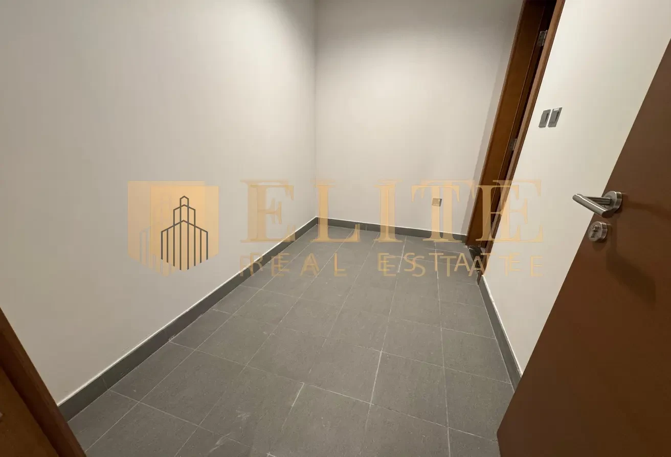 Spacious Furnished 3 Bedroom+Maid in West Bay - Apartment in West Bay