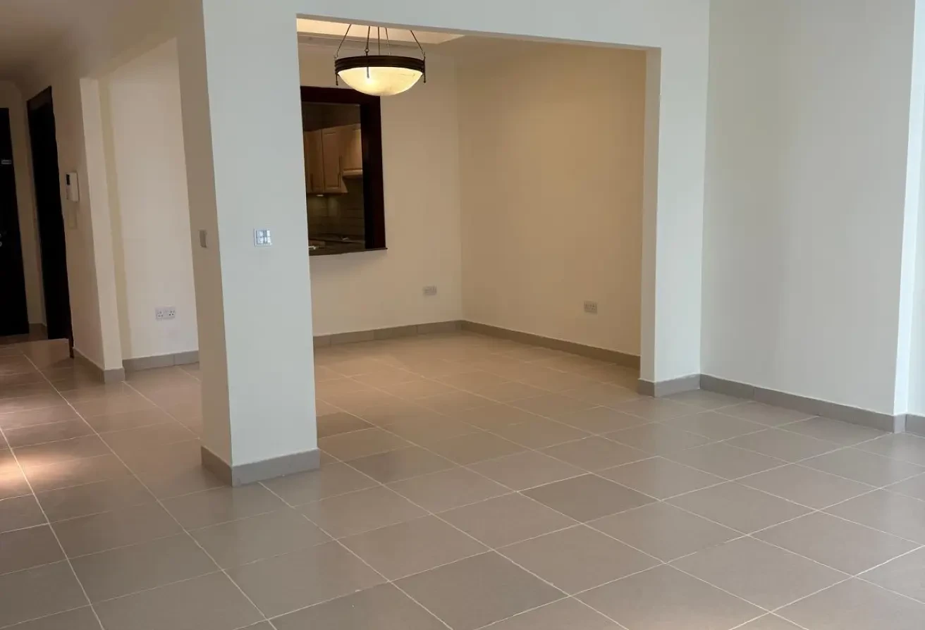 Apartments for sale in Tower 10, Porto Arabia - Apartment in Doha