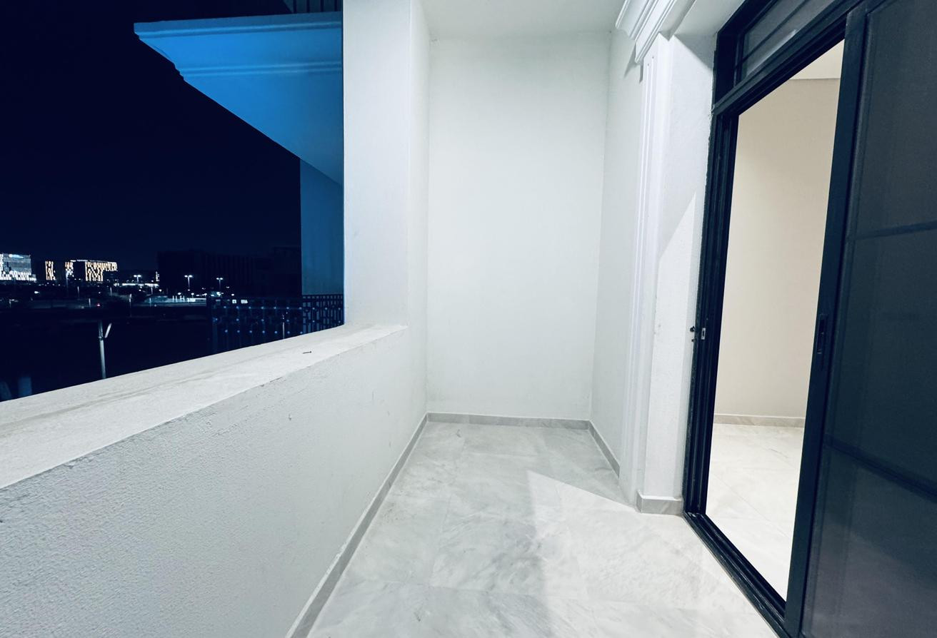 Furnished 1BHK in Fox Hills w/Title Deed | 1M