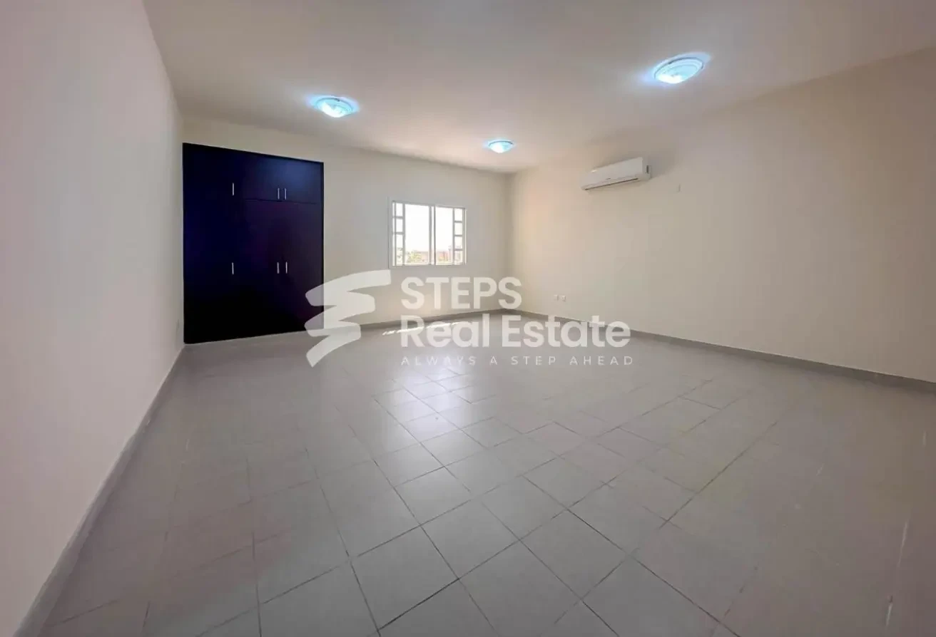 Spacious Villa with Maids Room and Basement - Villa in Al Waab Street