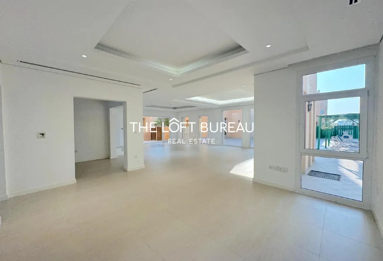 Compound Villa 4+ BHK with Storage | Beach Access - Villa in West Bay Lagoon