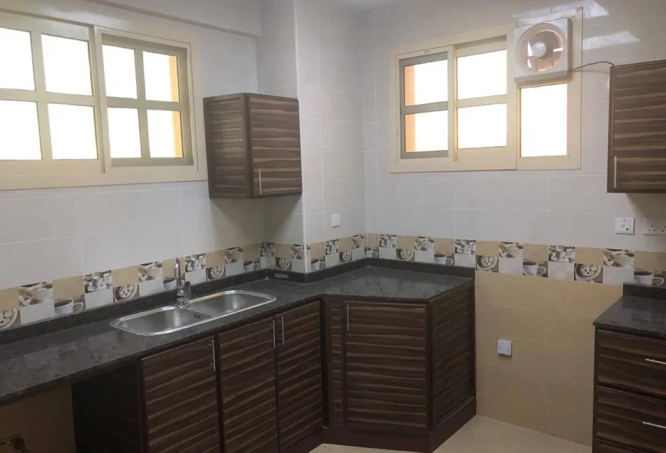 Unfurnished 3 bedroom Apartments for rent in doha - Apartment in Al Muntazah Street