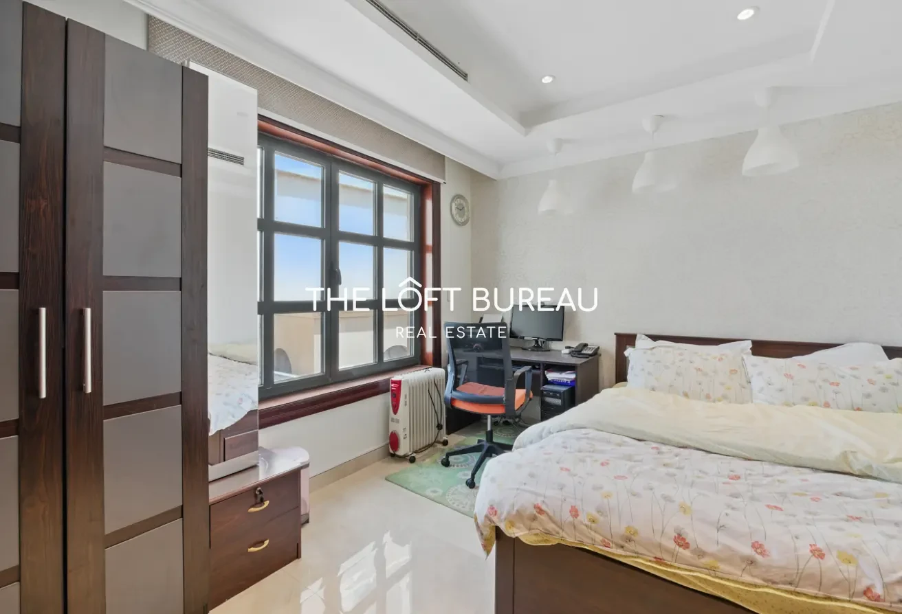 Luxurious 4-Bedroom Townhouse with Marina View - Townhouse in Doha