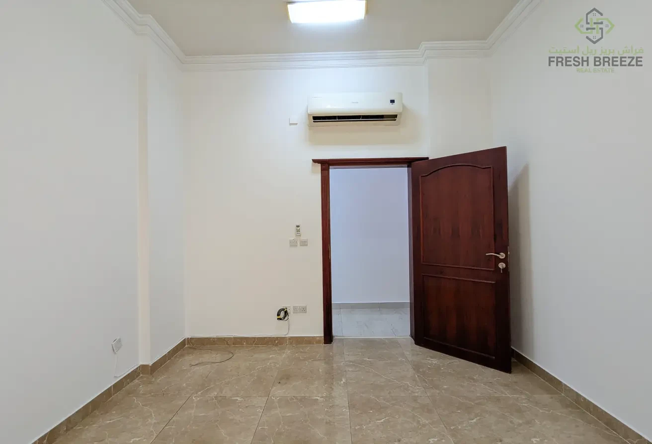 First Month Free | 3BHK For Family Near Metro - Apartment in Muzahem Street