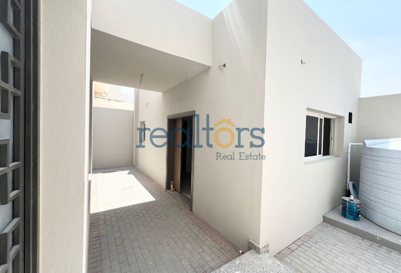 Luxury 11-Bedroom Villa with Elevator | Izghawa - Villa in Izghawa