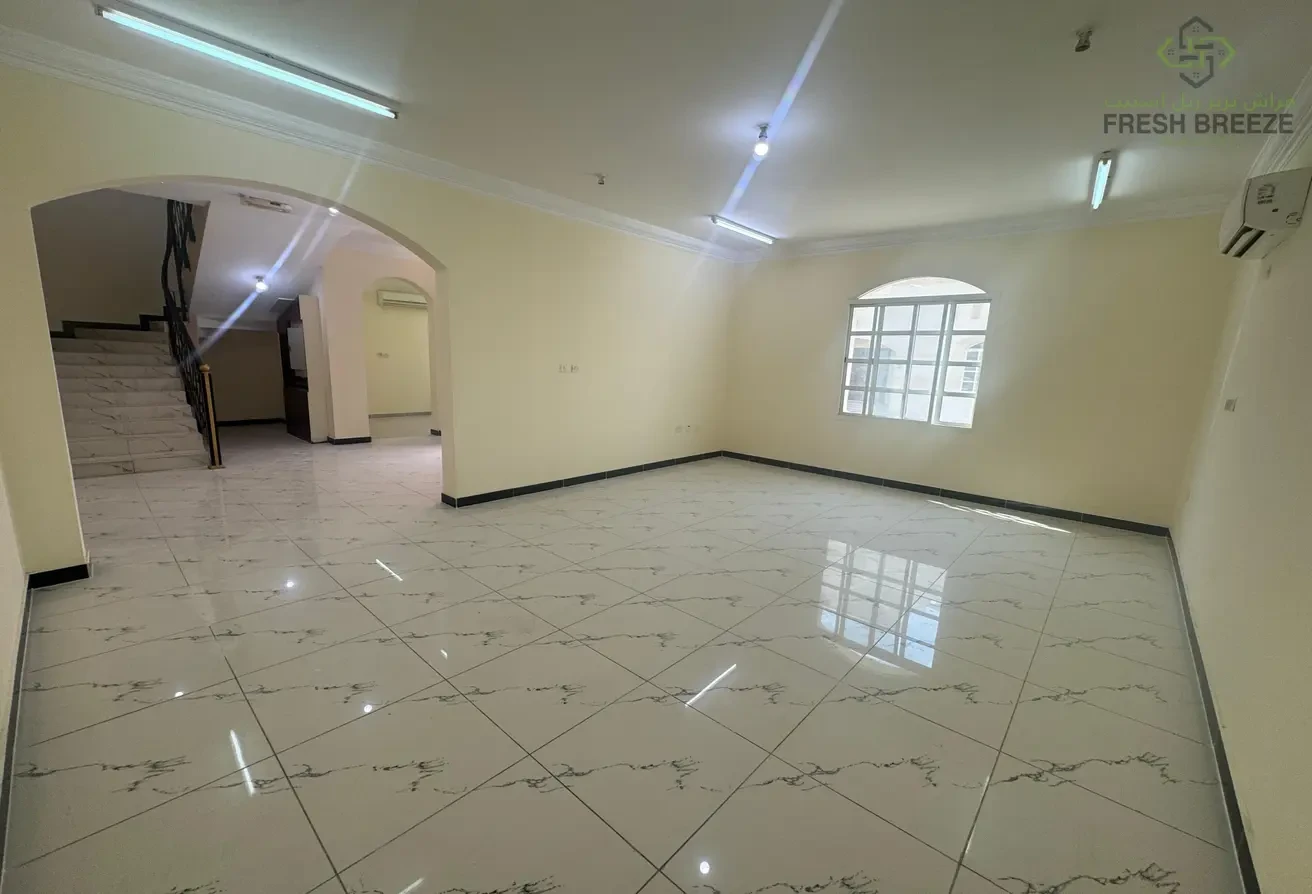 5BHK COMPOUND VILLA 1 ROOM ON GROUND IN AIN KHALID - Villa in Ain Khaled