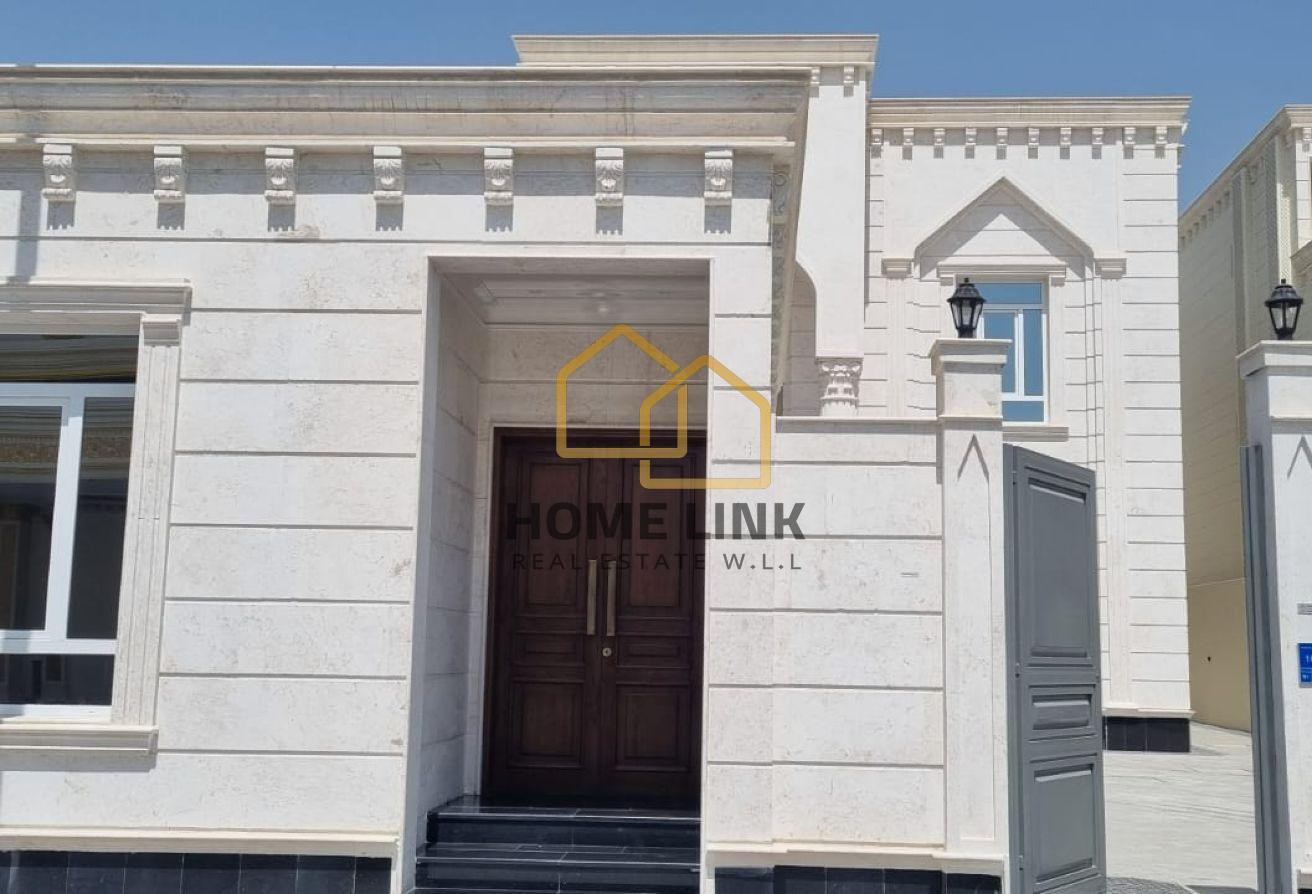 Luxurious Villas for Sale in Al Wukair - Villa in Al Wukair