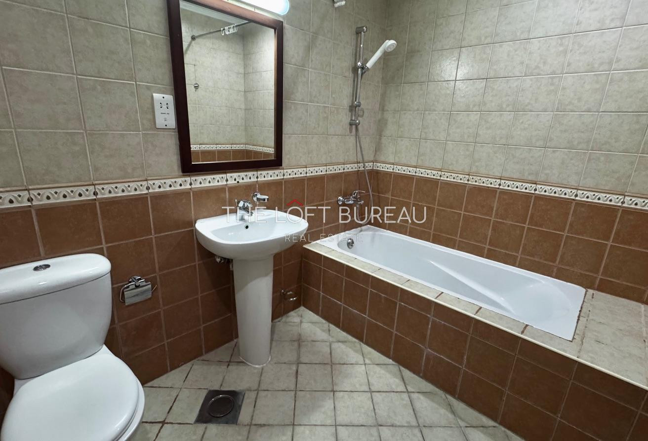 Porto Arabia 1 Bedroom|Fully Furnished | Balcony - Apartment in Tower 5