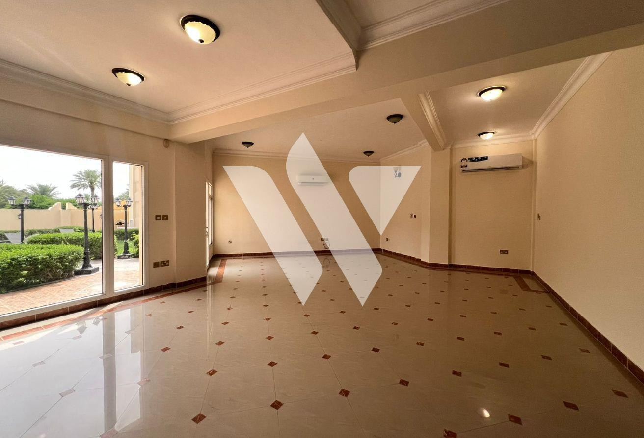 Renovated 4 plus Maid Villa with Pool in Lagoon