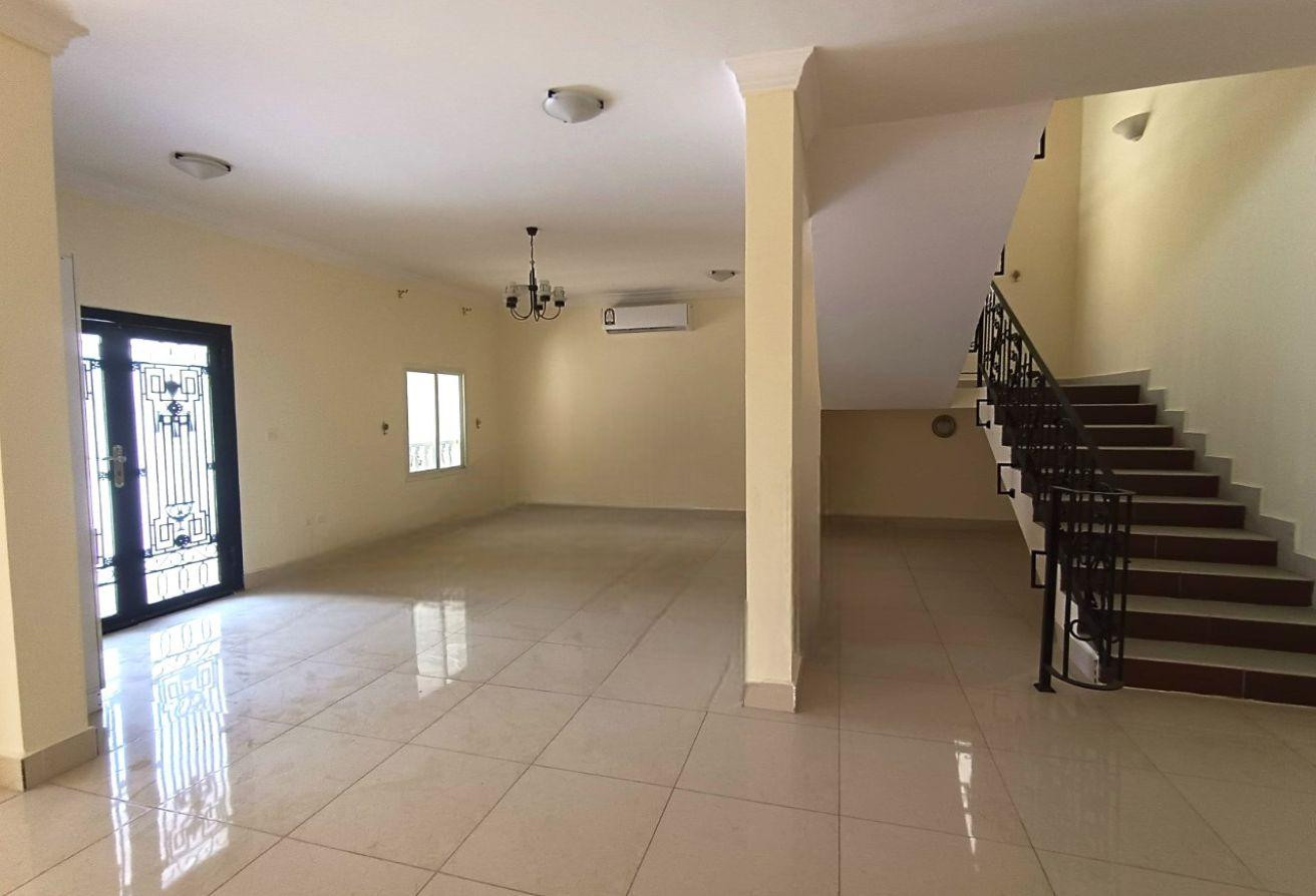SPACIOUS 5BR COMPOUND VILLA WITH FACILITIES - Compound Villa in Doha