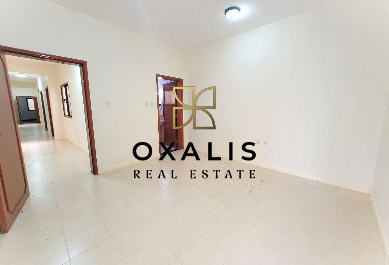 SPACIOUS 3-BEDROOM SEMI-FURNISHED IN MANSOURA - Apartment in Thabit Bin Zaid Street