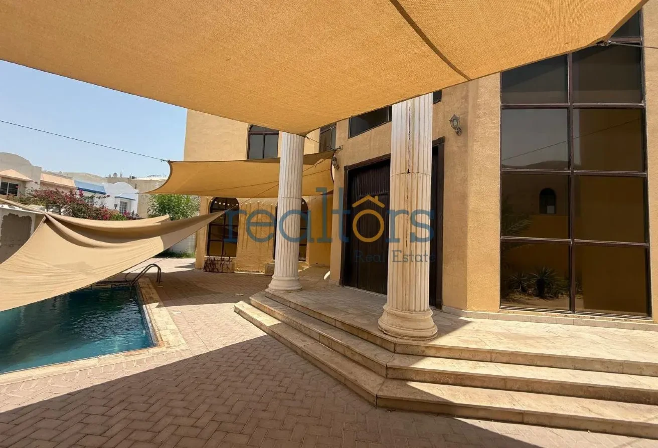 Stand Alone Spacious 6Bed Villa with Private Pool - Villa in Al Waab Street