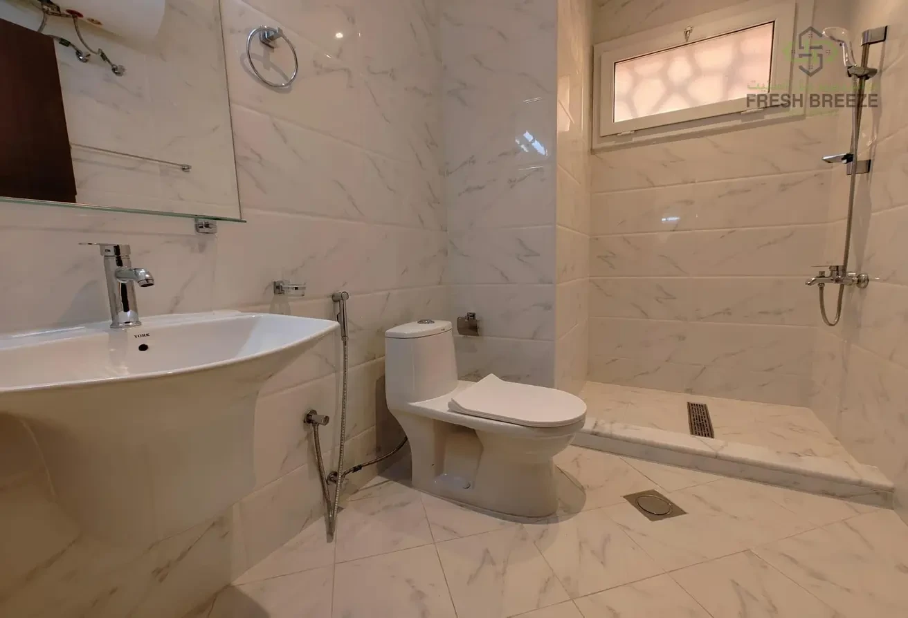 Contemporary 2 BHK | Unfurnished | Open Kitchen. - Apartment in Thabit Bin Zaid Street