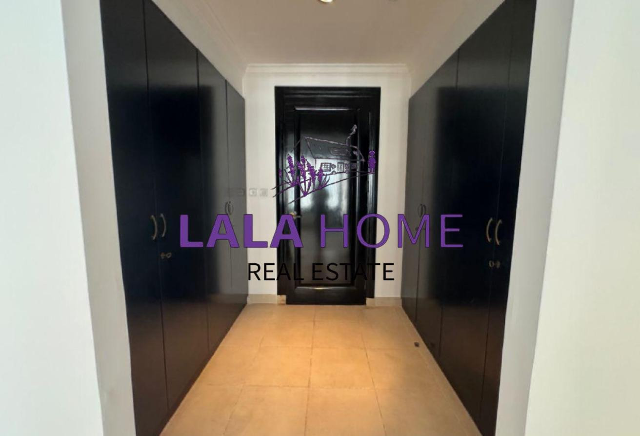 For Sale!!! 2 Br | SF | Big Balcony | Title Deed - Apartment in East Porto Drive