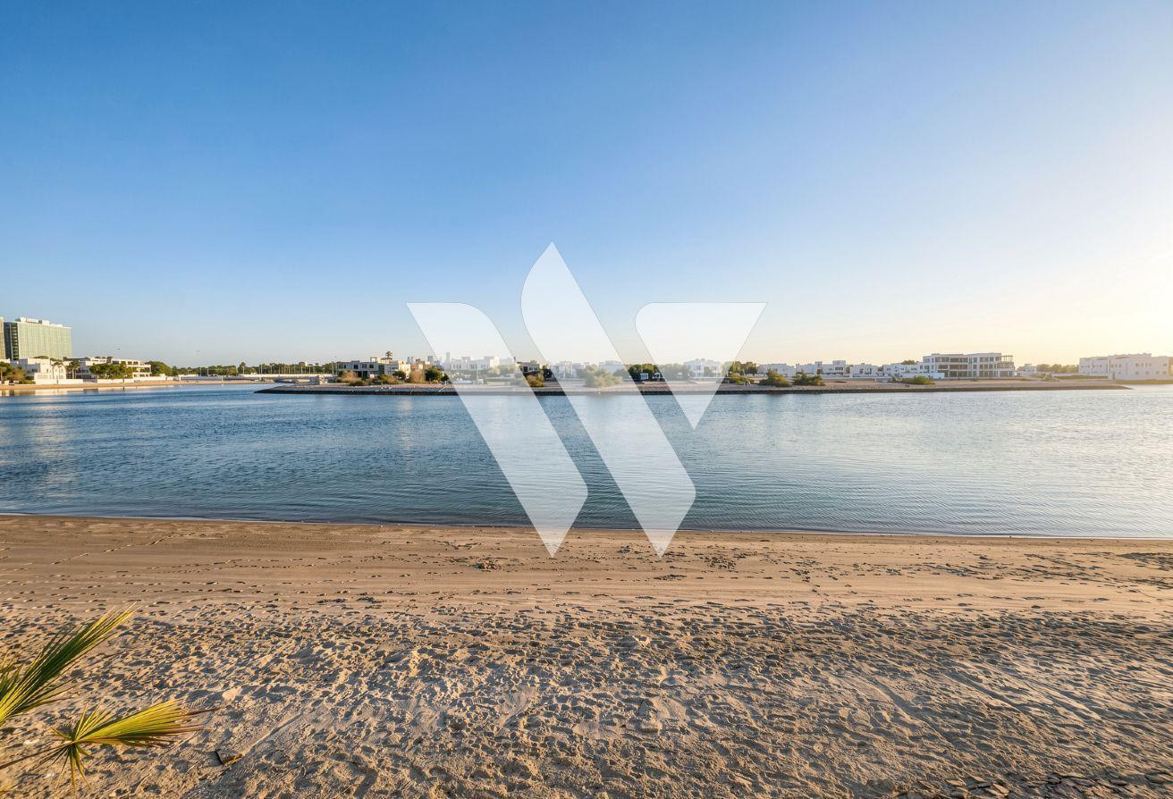 Renovated 4 plus Maid Villa with Pool in Lagoon