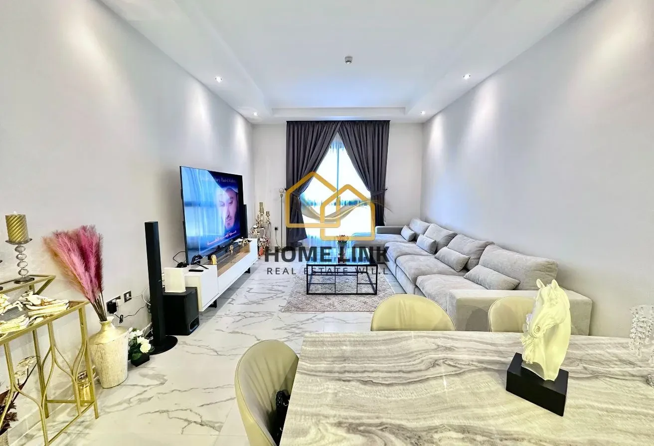 SPACIOUS AND ELEGANT 1 BEDROOM FF APRT IN FOXHILLS