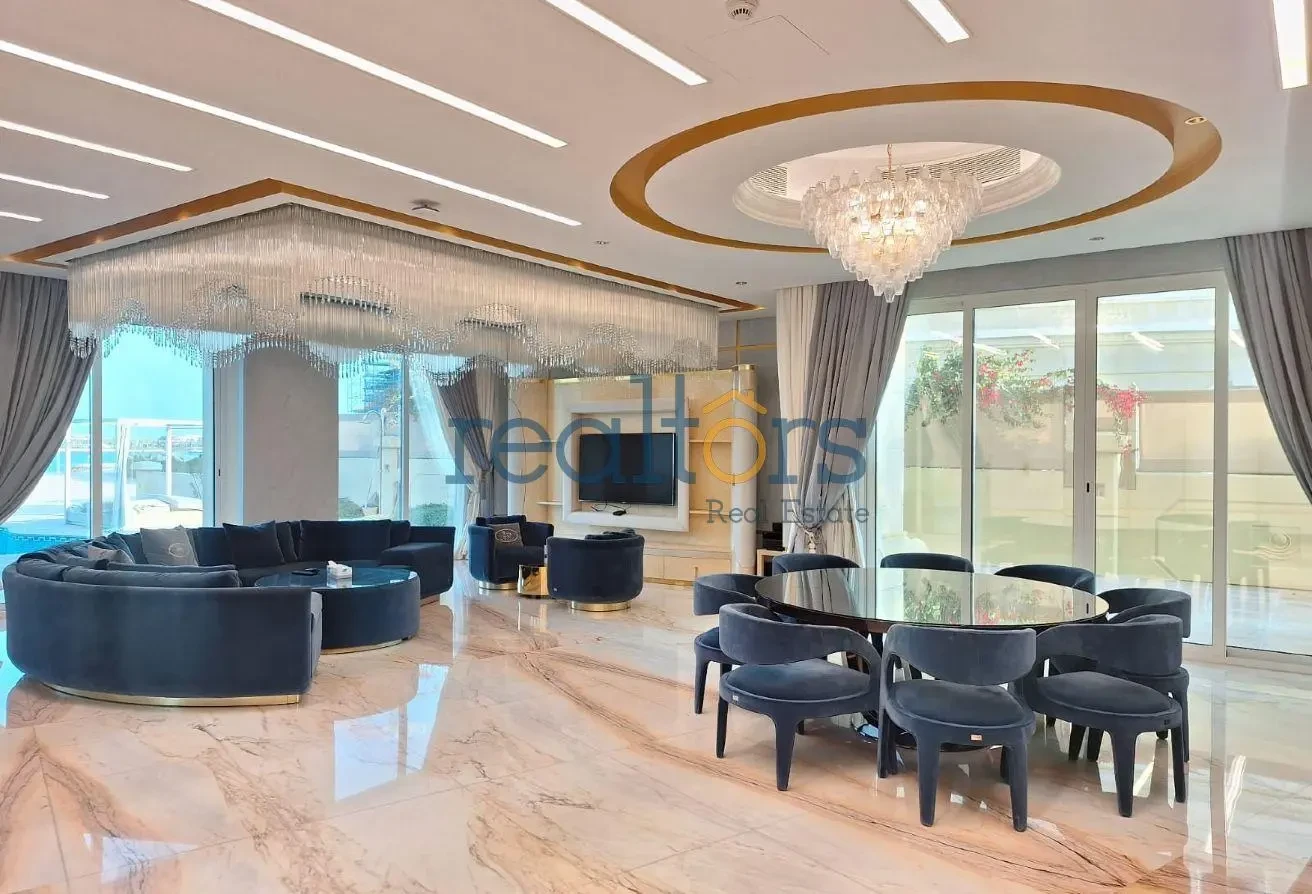 Ultra-luxury fully furnished beach front villa - Villa in Viva East