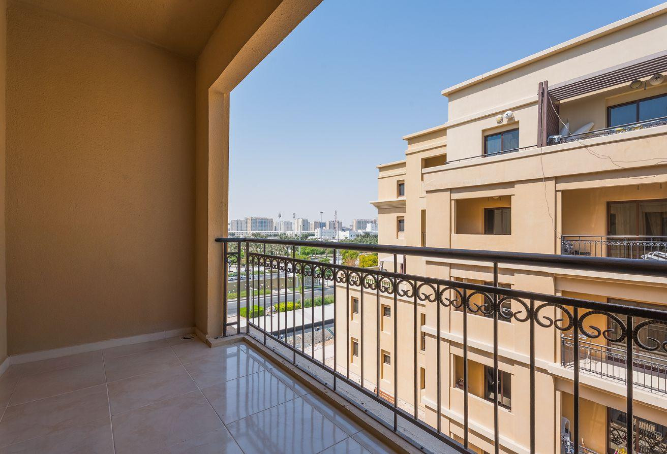 COZY STUDIO APARTMENT | SEMI FURNISHED WITH BILLS - Apartment in Residential D6