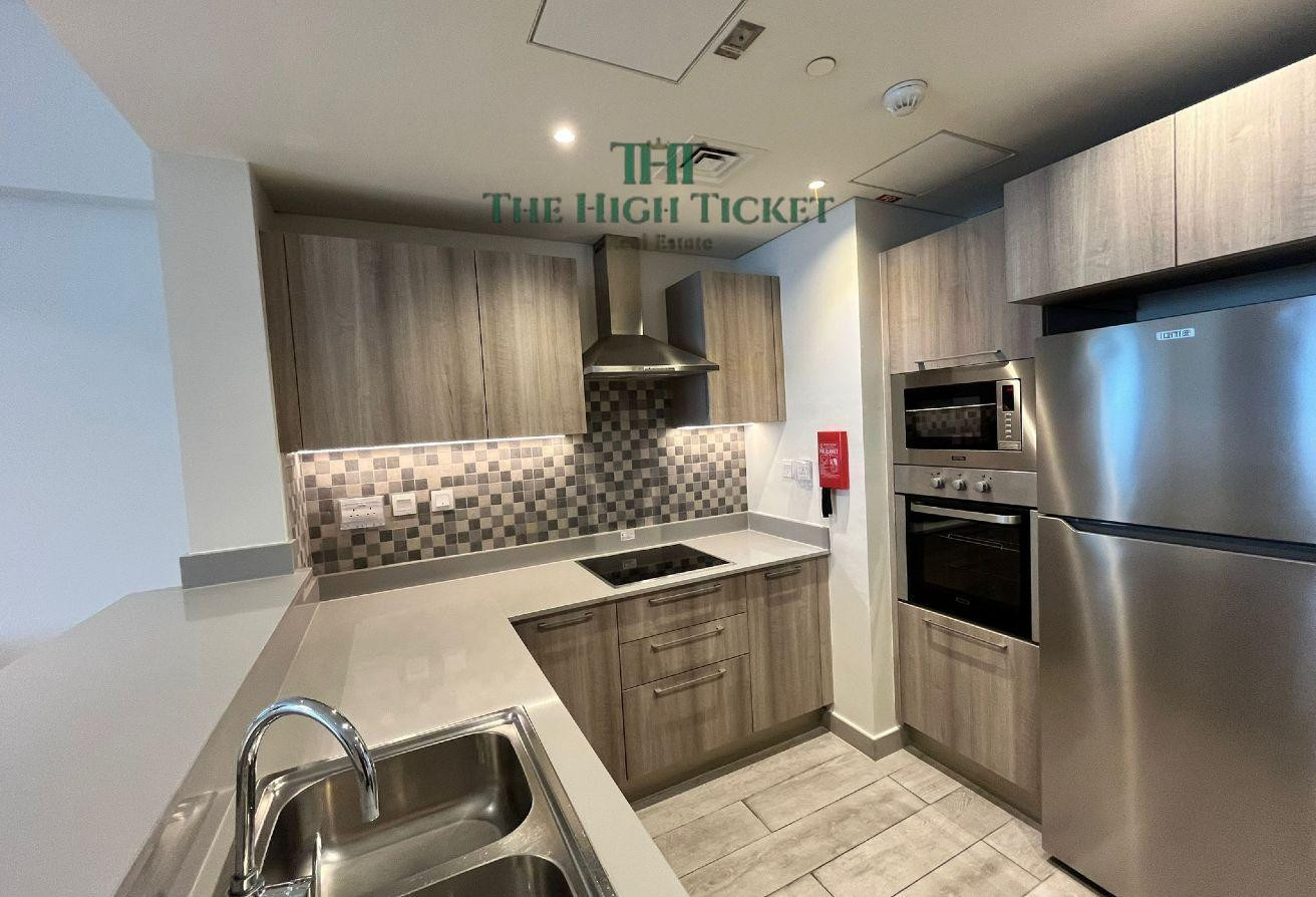 Luxurious | 1BHK Apartment | FF | Balcony - Hotel Apartments in Old Airport Road