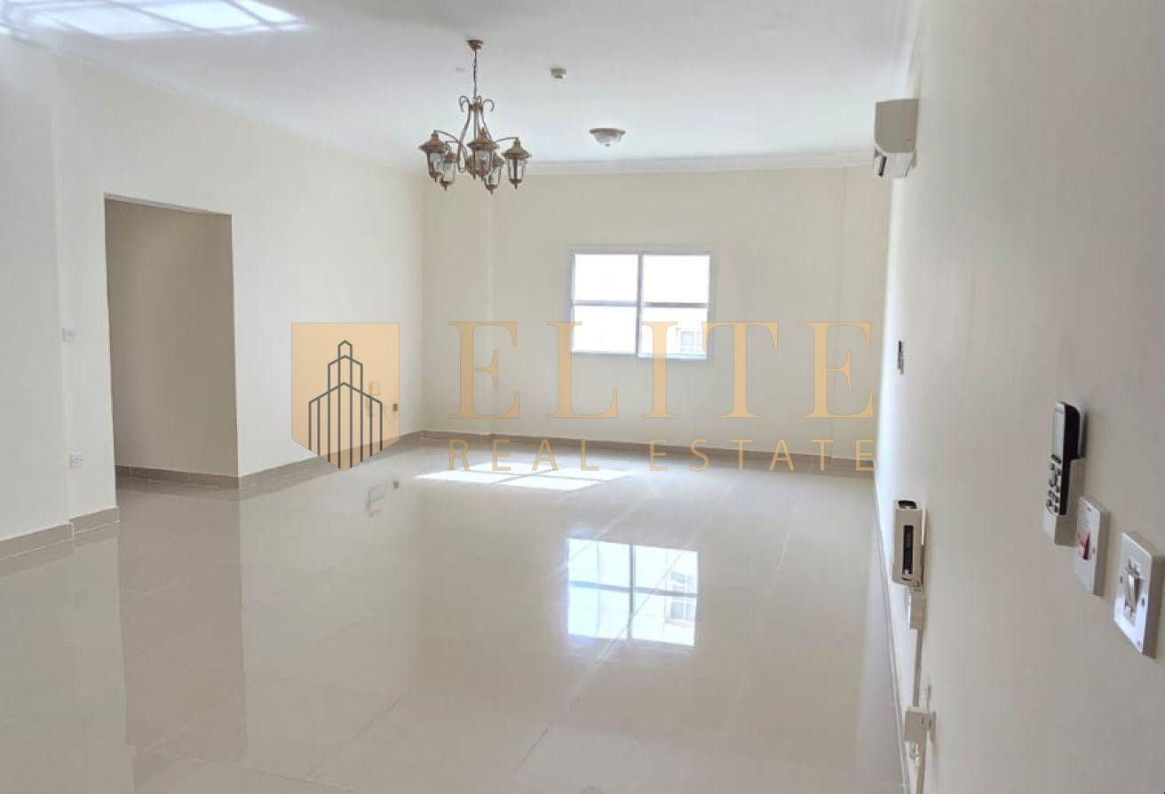 Large three-bedroom house unfurnished +1Month Fre - Apartment in Fereej Bin Mahmoud