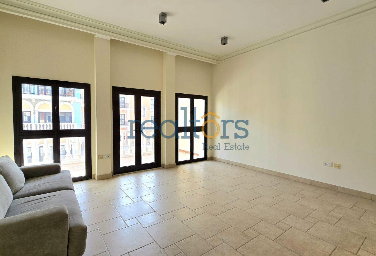 Semi-Furnished 1BHK in QQ | Spacious 75 sqm - Apartment in Carnaval
