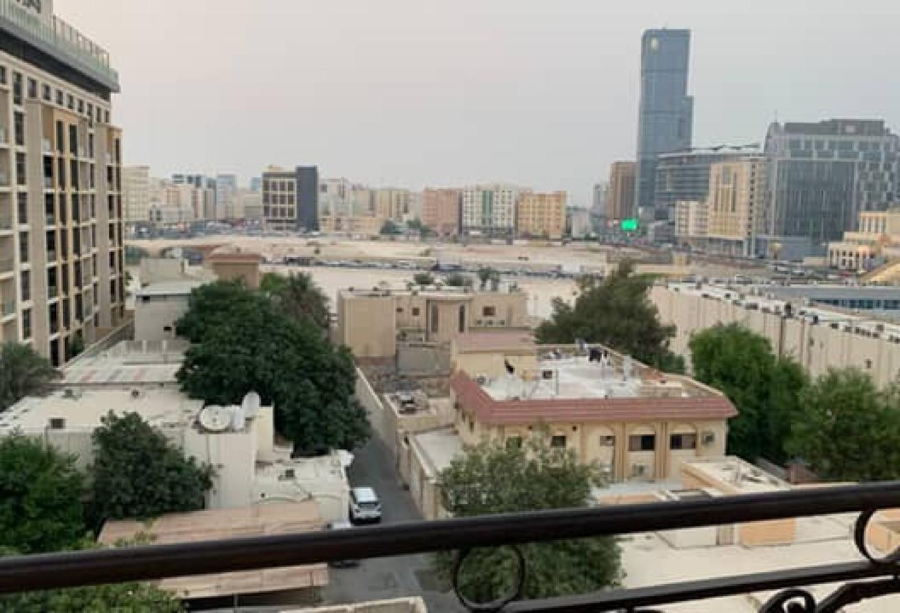 Spacious 3-Bedroom | Balcony | Covered Parking - Apartment in Fereej Bin Mahmoud