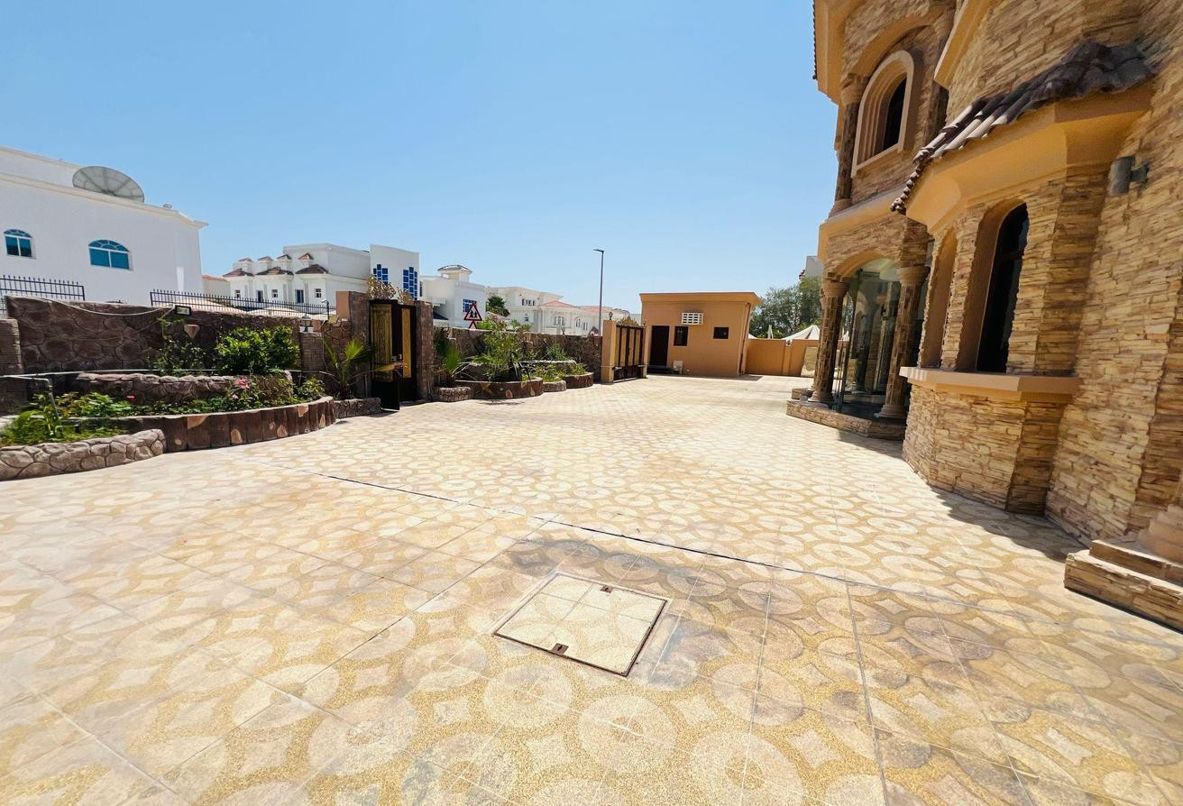 Huge 4 Bedroom Villa Westbay Lagoon
