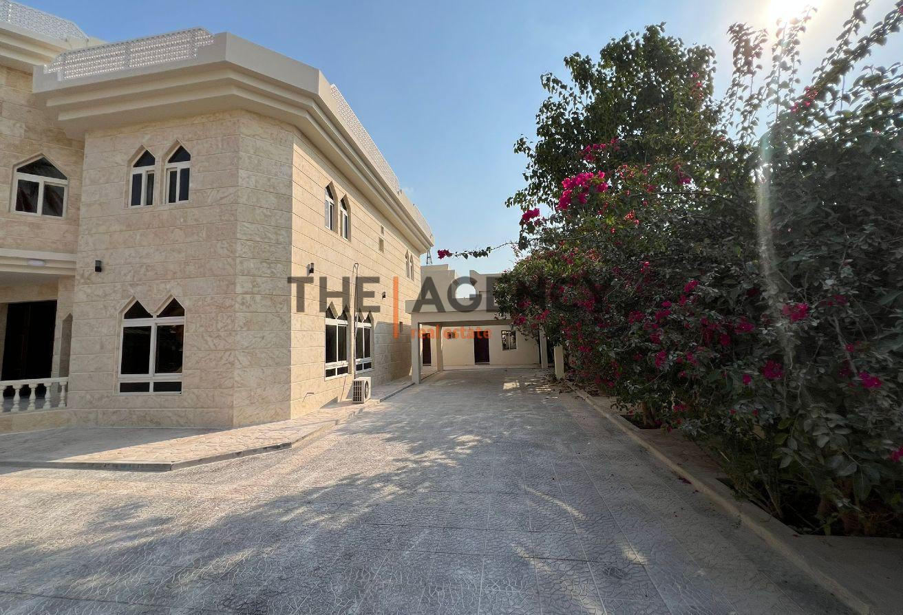 Villa for Rent in Al Dafna - Villa in Al Dafna