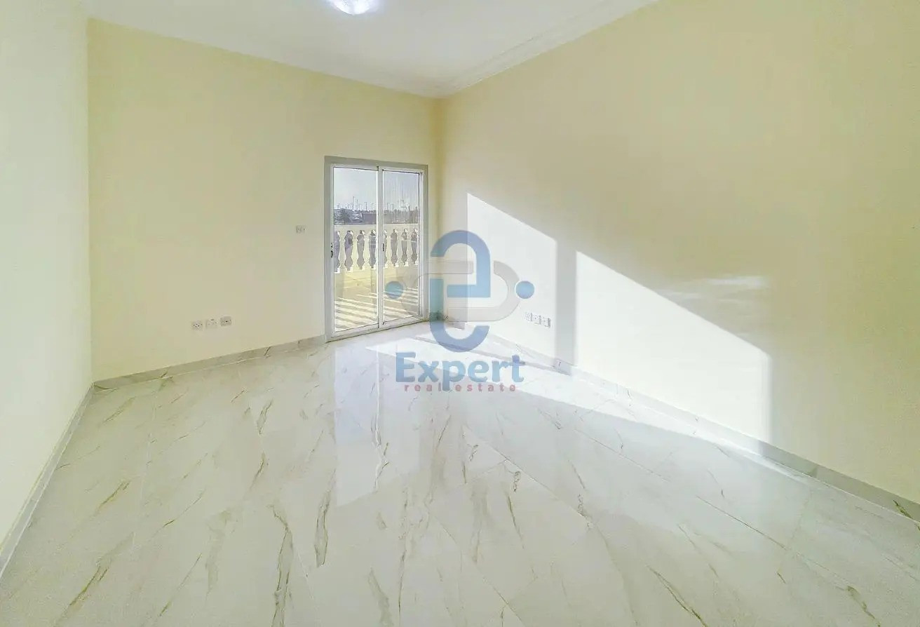 HURRY UP / GOOD INVESTMENT / STADUIM VIEW