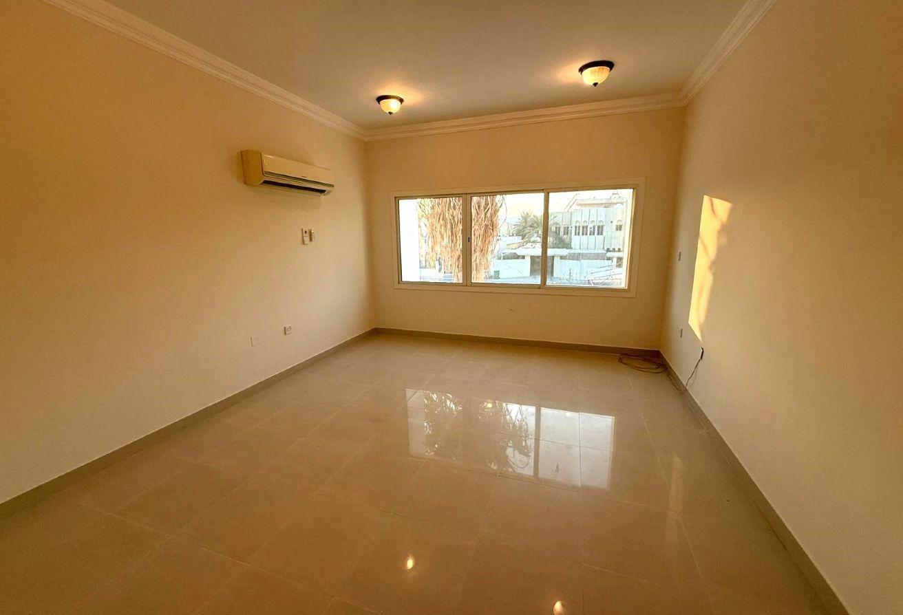 GRAND 5BR LUXURY VILLA WITH PRIVATE POOL - Villa in Hazm Al Markhiya