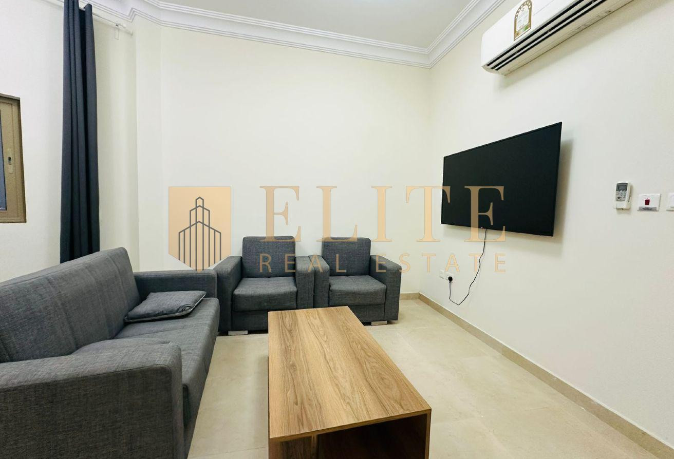 2 bedrooms flat for rent in Umm Gwalina