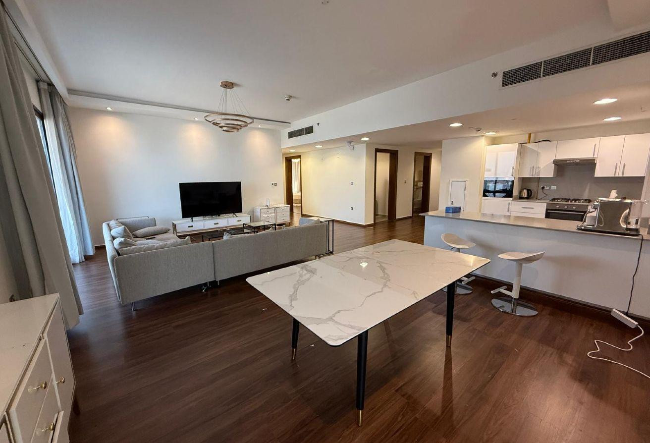 Stylish two bedrooms / spacious balcony / sea view