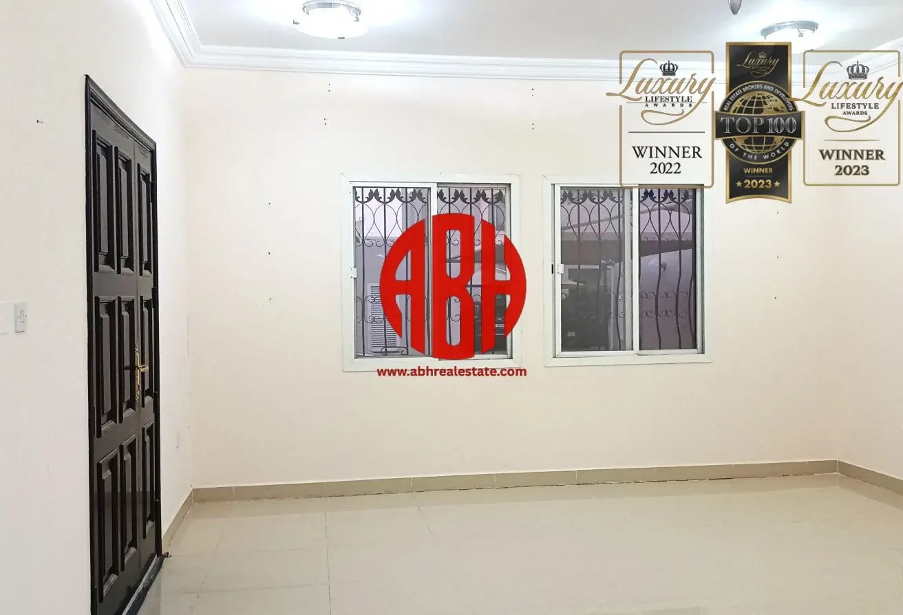 1 MONTH FREE | EXCLUSIVE 5BR VILLA | TOP AMENITIES - Compound Villa in Street 870