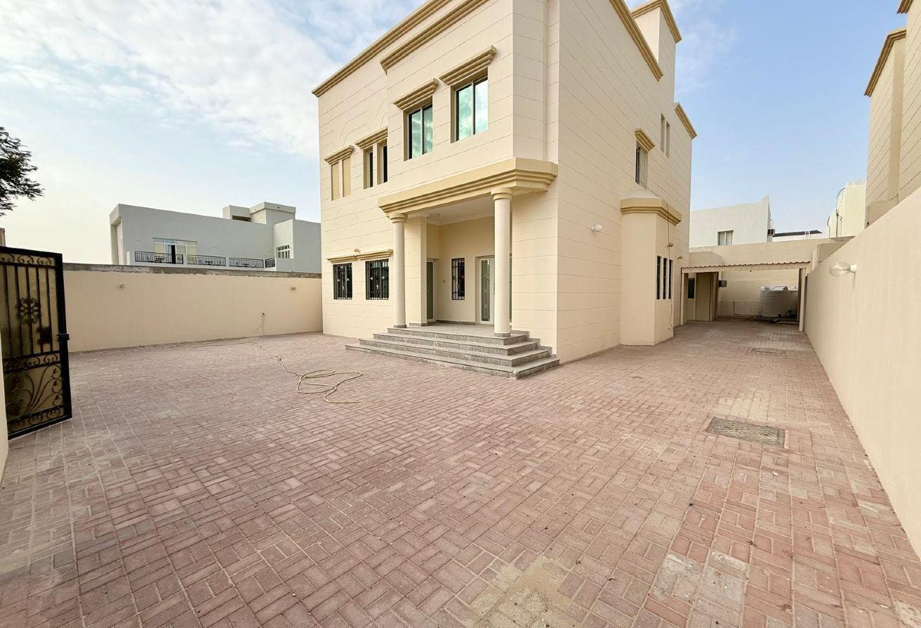 WELL MAINTANED / STAND ALONE VILLA / 6 BEDROOMS