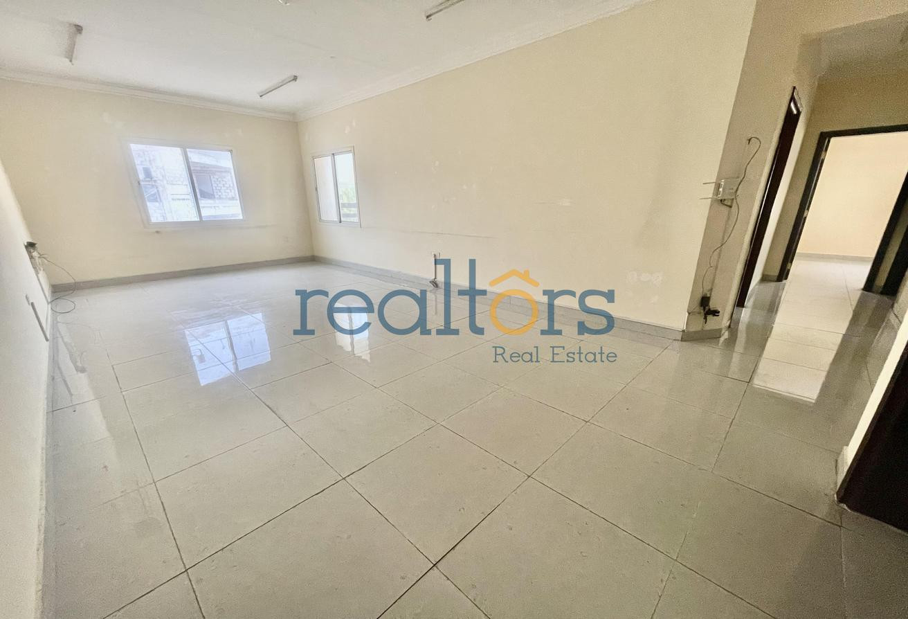 Budget Friendly | Unfurnished 2BR | 2 Balconies - Apartment in Bin Omran 35
