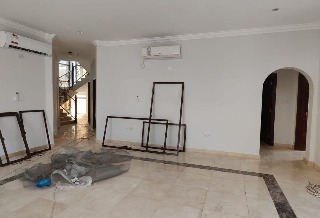 SPACIOUS 5BR VILLA IN AL WAAB - PRIVATE POOL - AC