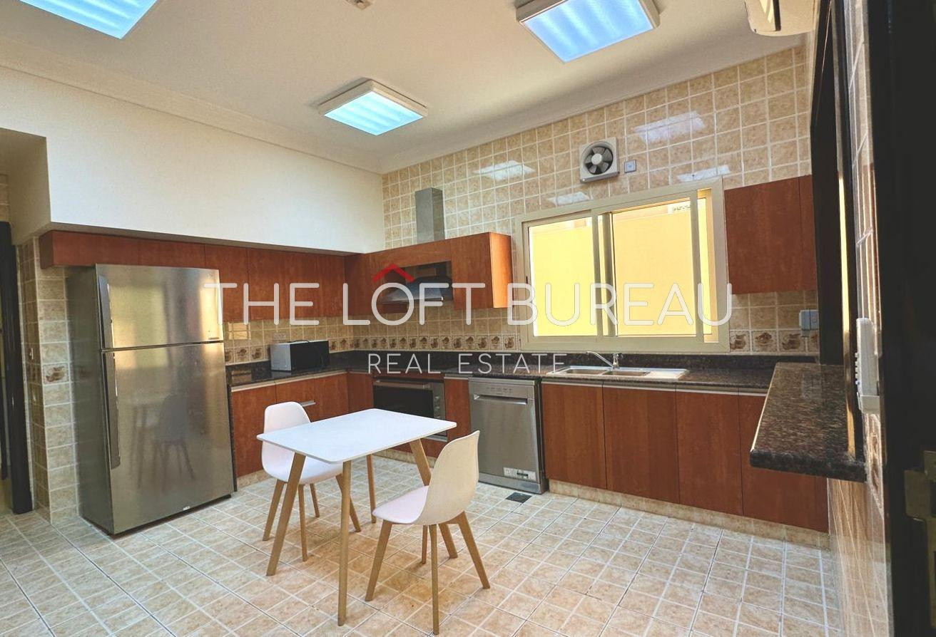 4 Bedroom + Maid Villa | Olympic-size pool - Villa in Alfardan Gardens